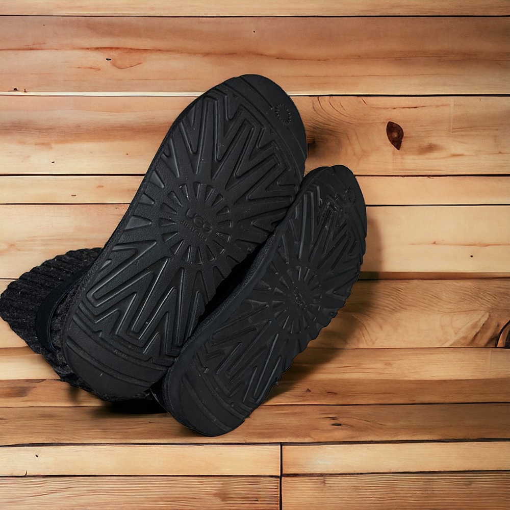 Black Women's Boots with Knit Cuff - Picture 4 of 9